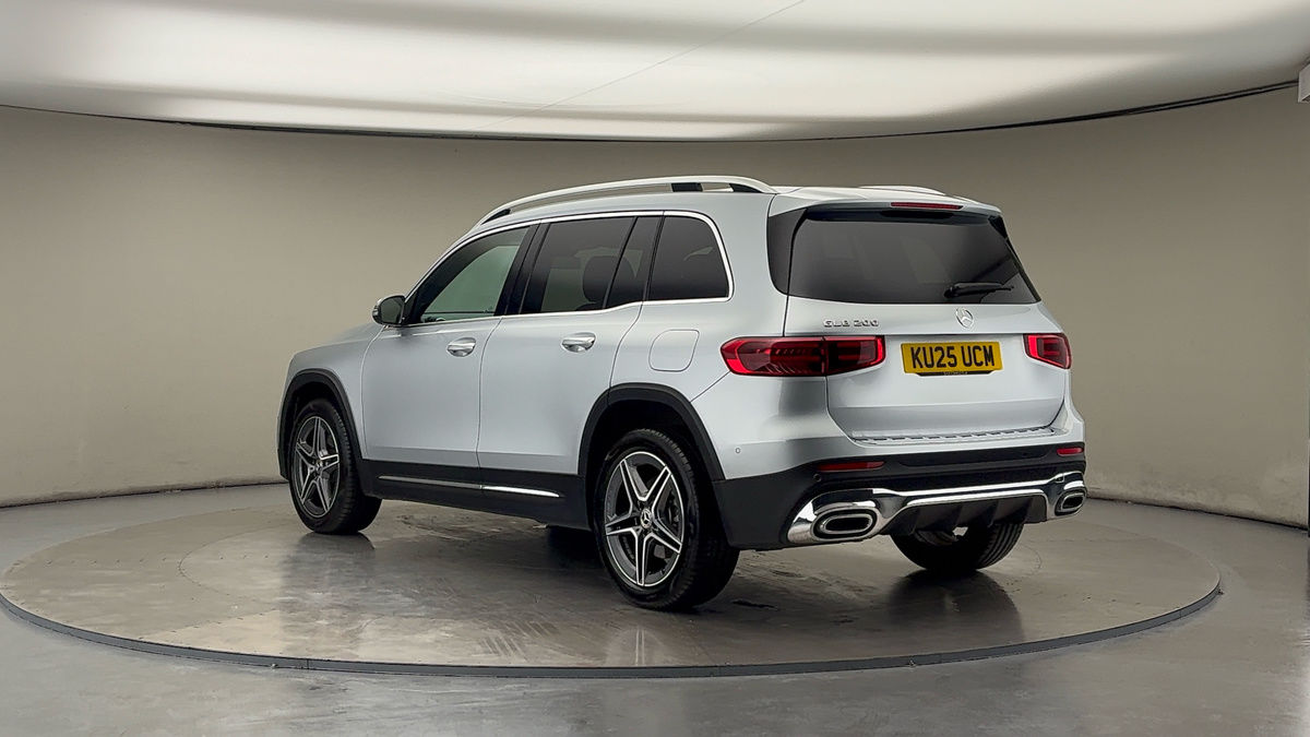 Mercedes-Benz GLB Image 2