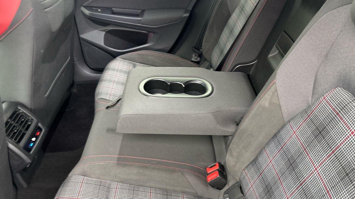 Volkswagen Golf Image 9