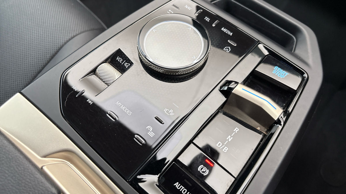 BMW iX Image 26