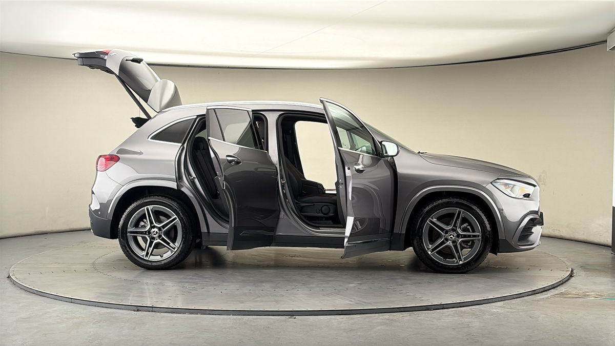 More views of Mercedes-Benz GLA