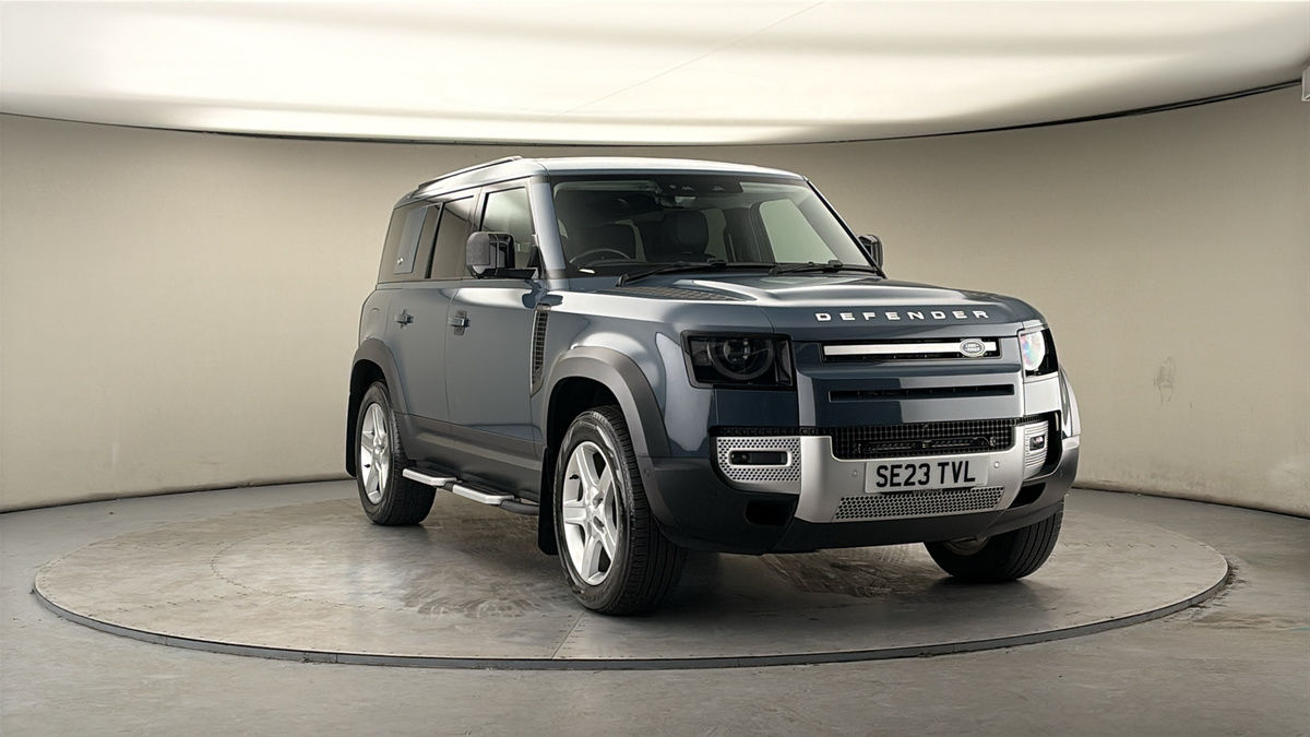 More views of Land Rover Defender 110