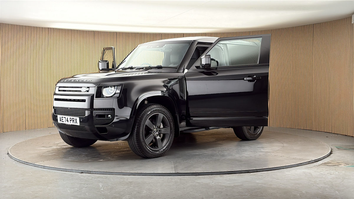 Land Rover Defender 90 Image 22