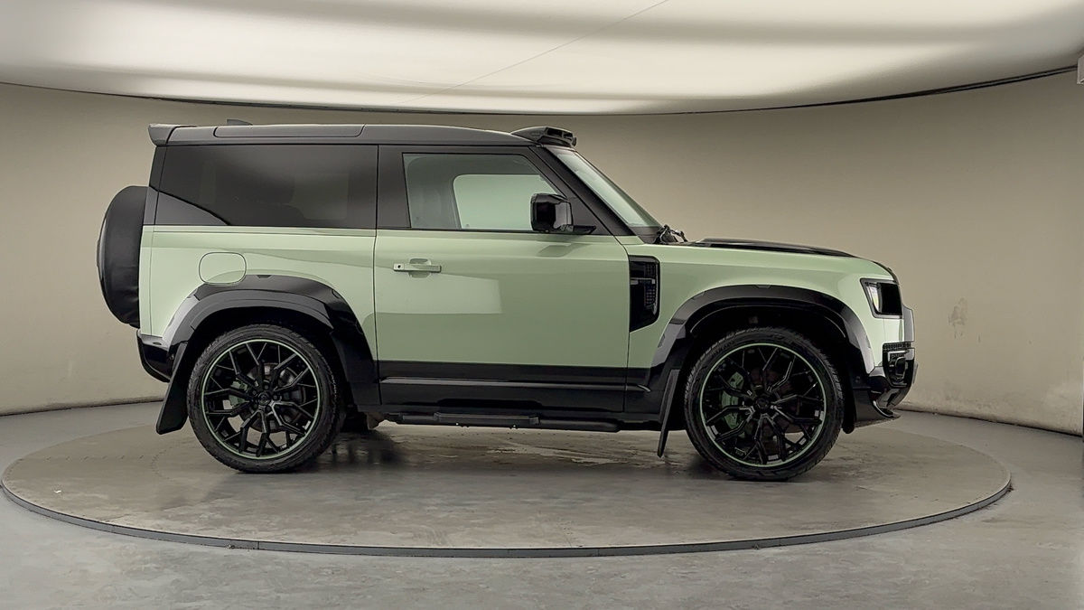 More views of Land Rover Defender 90