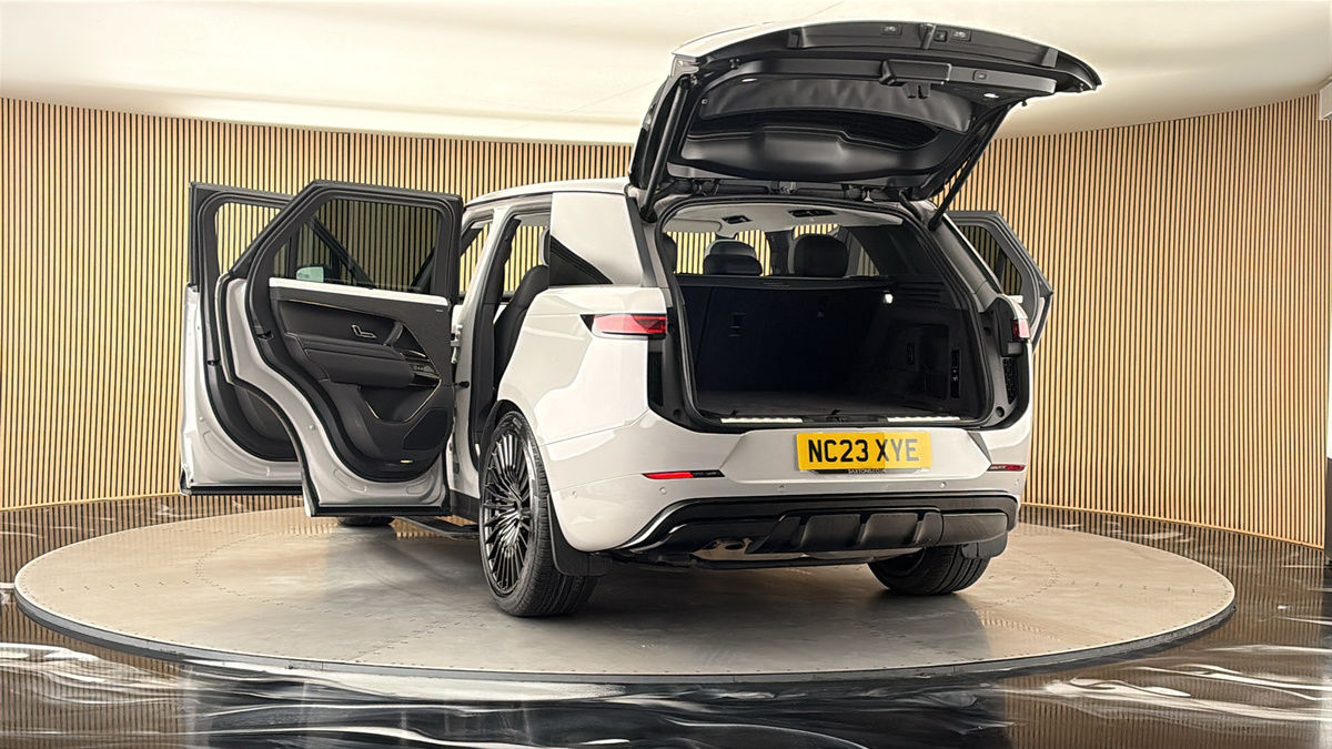 More views of Land Rover Range Rover Sport