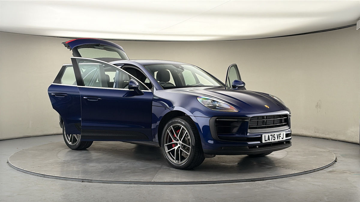 More views of Porsche Macan