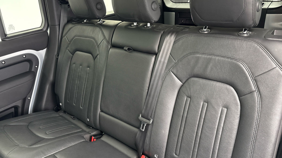 Land Rover Defender 110 Urban Image 8