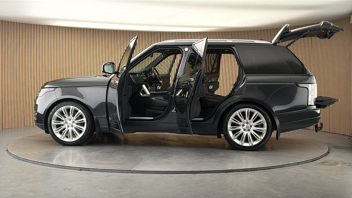 More views of Land Rover Range Rover