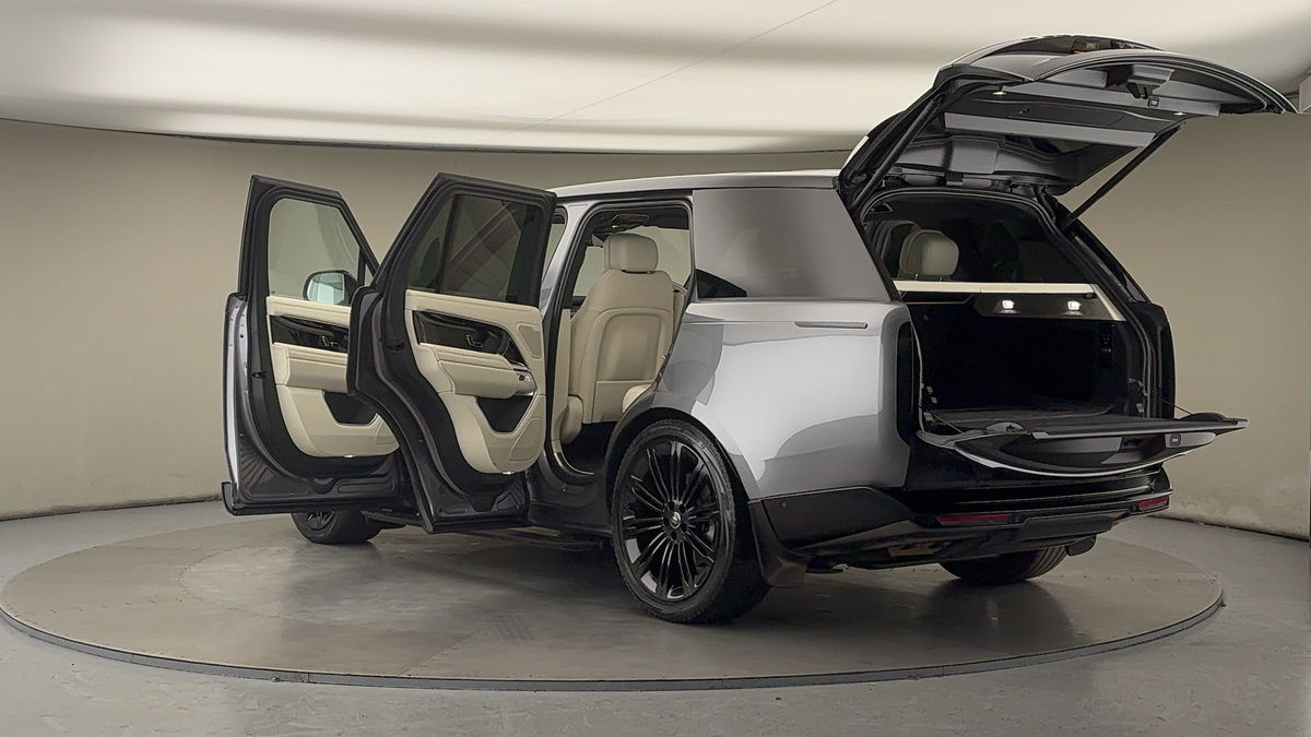 More views of Land Rover Range Rover