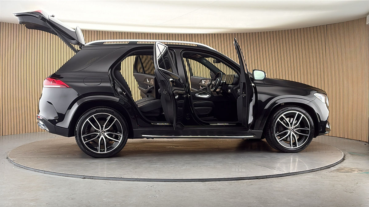 More views of Mercedes-Benz GLE