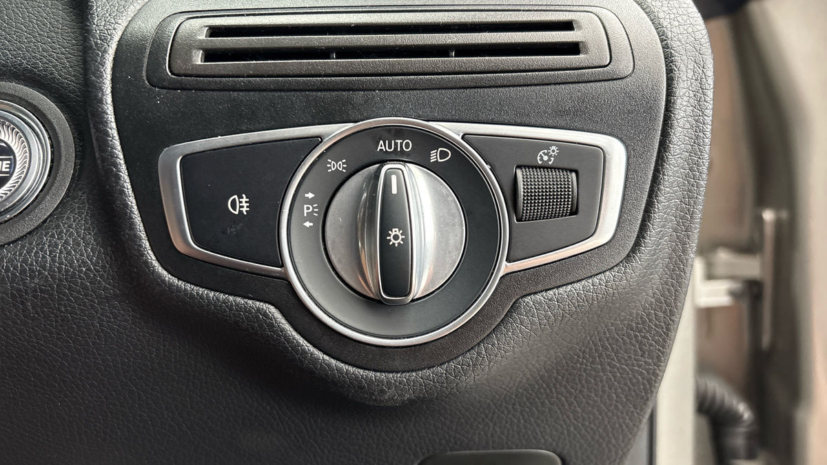 Mercedes-Benz GLC Image 30