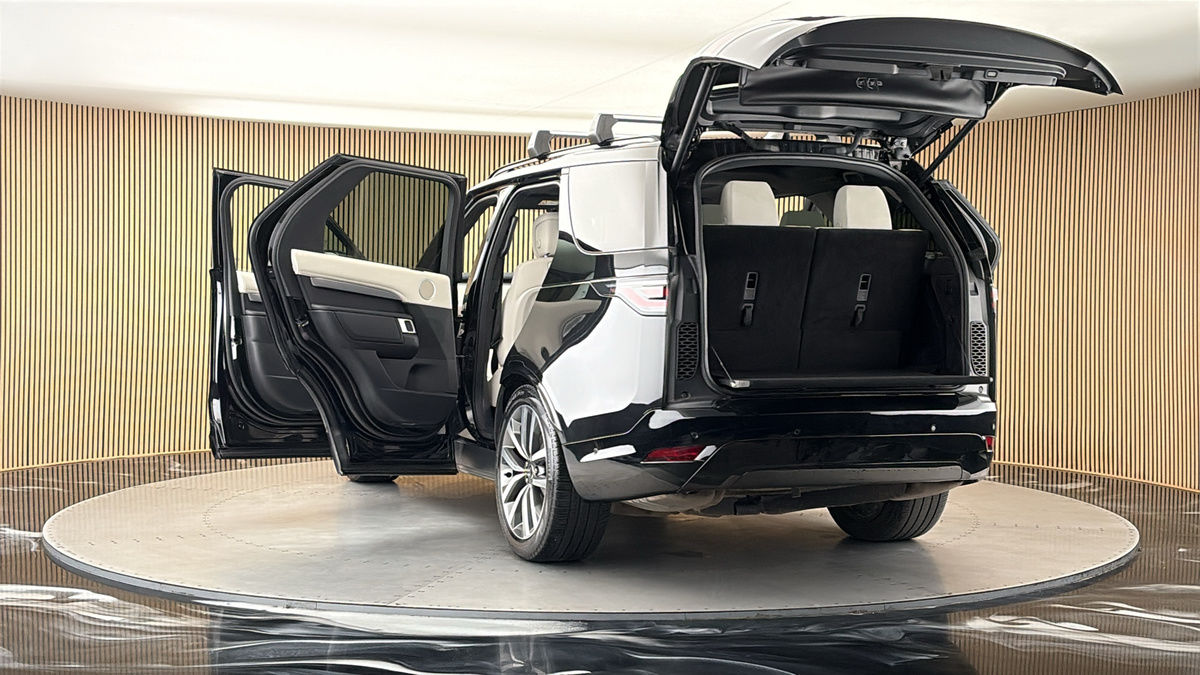 More views of Land Rover Discovery