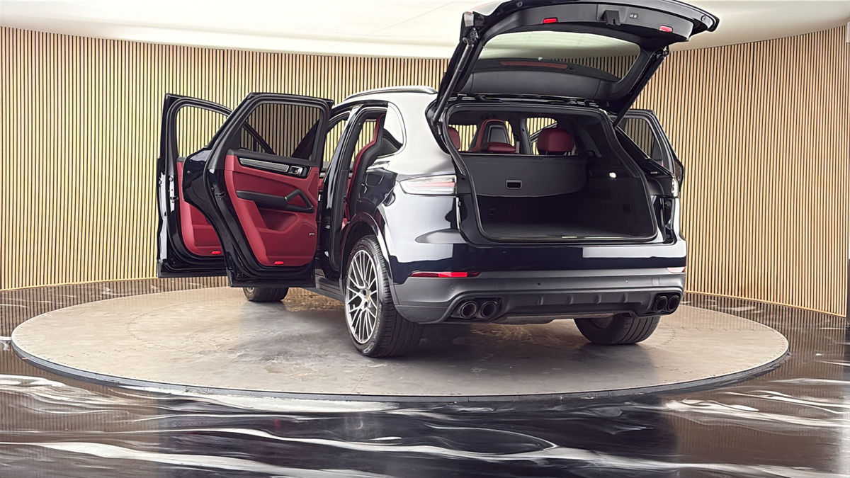 More views of Porsche Cayenne