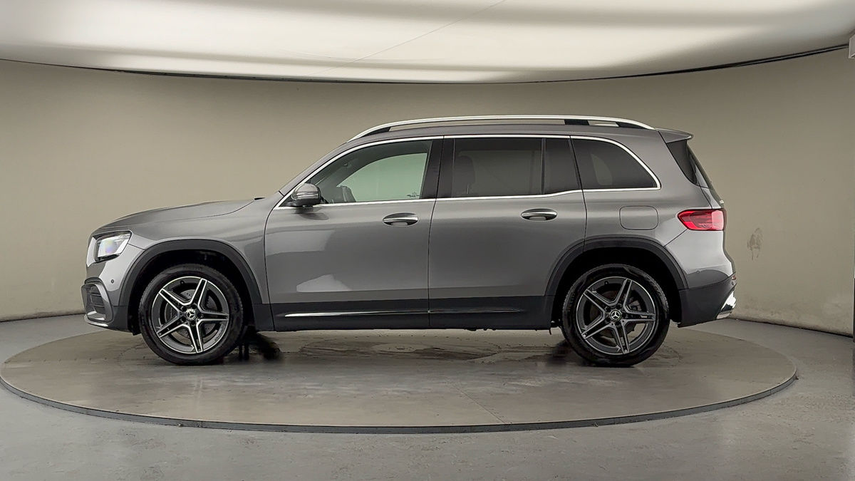 Mercedes-Benz GLB Image 15