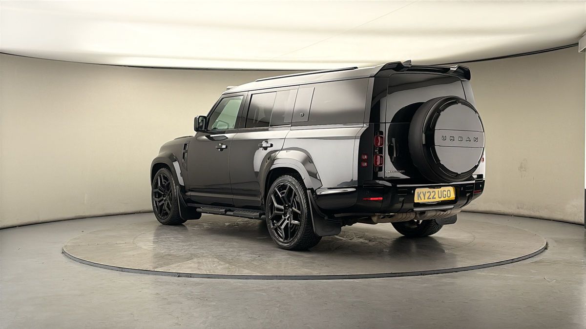 Land Rover Defender 130 Urban Image 2