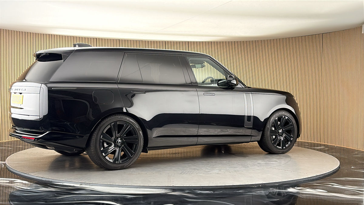 More views of Land Rover Range Rover
