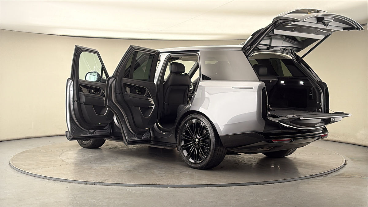 More views of Land Rover Range Rover