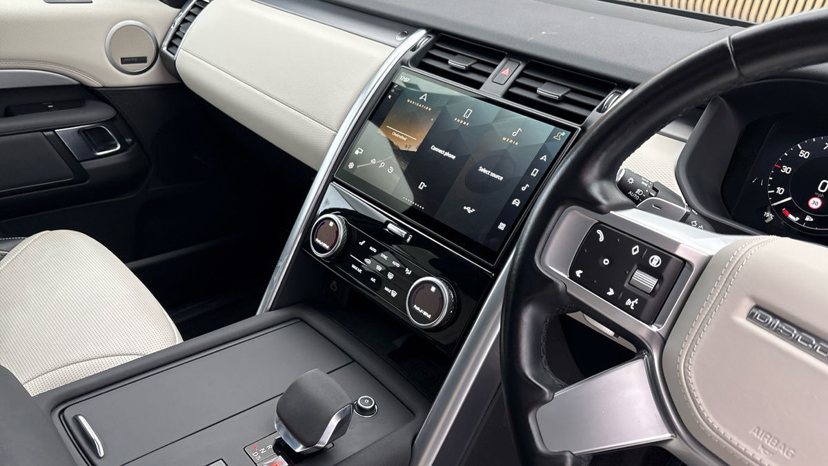 Land Rover Discovery Image 18