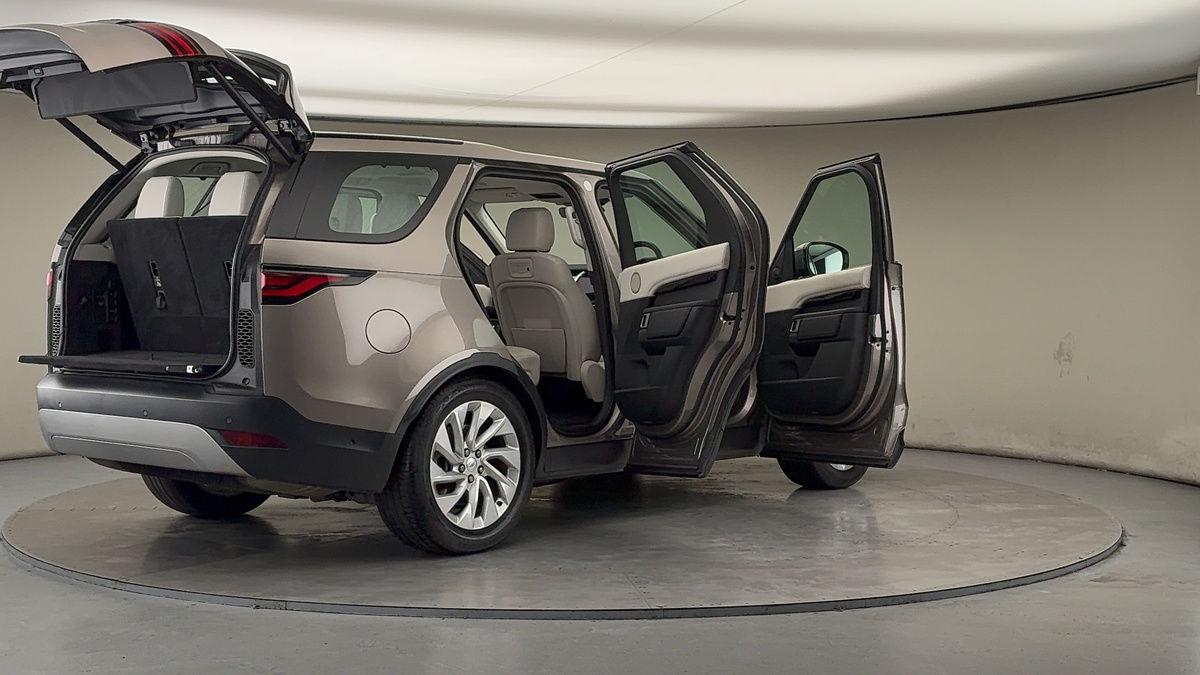 More views of Land Rover Discovery