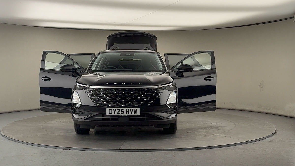 More views of Omoda 5