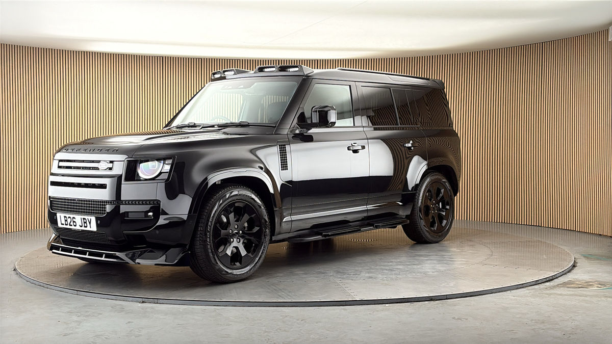 Land Rover Defender 110 Image 20