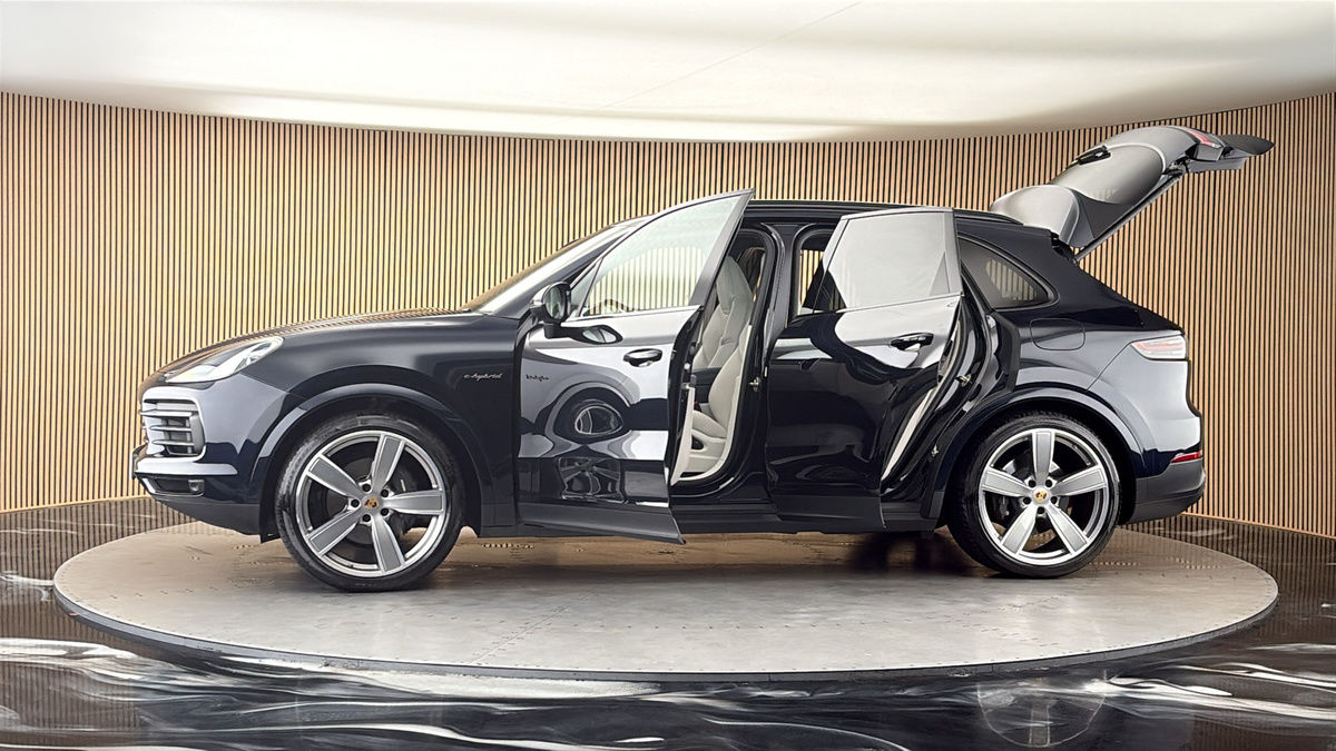 More views of Porsche Cayenne