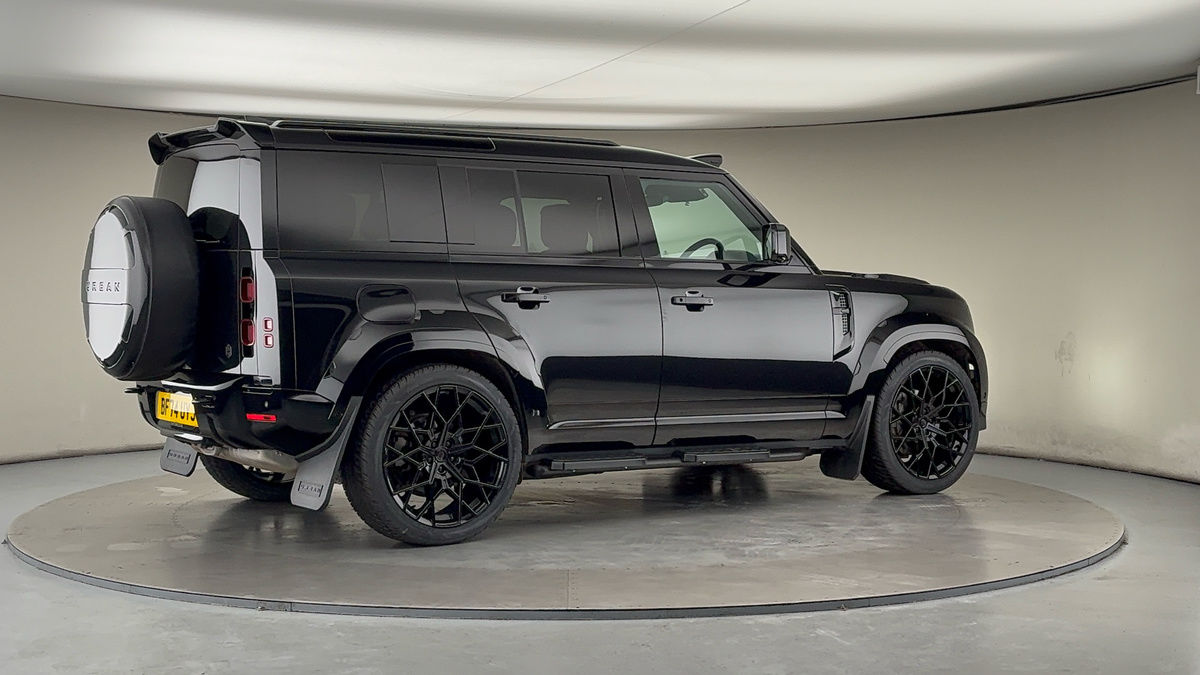 More views of Land Rover Defender 110