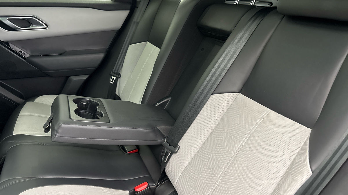 Land Rover Range Rover Velar Image 9