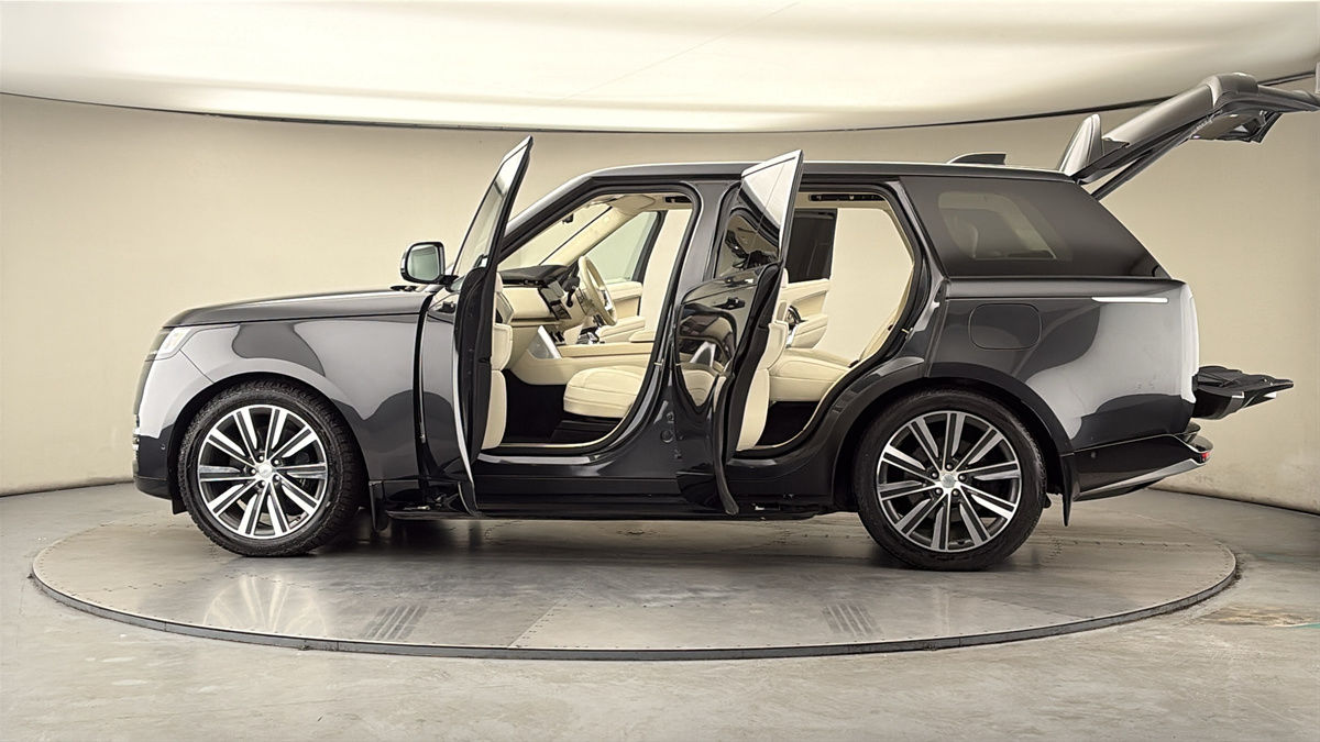 More views of Land Rover Range Rover