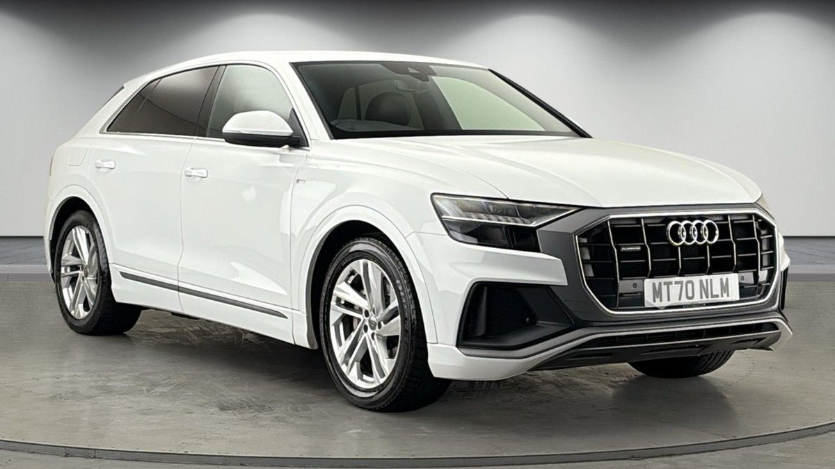 Audi Q8 Sticky Header Image