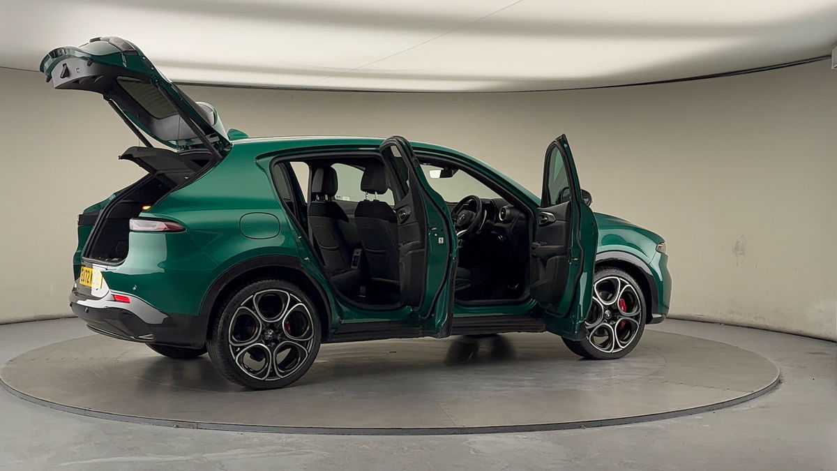 More views of Alfa Romeo Tonale