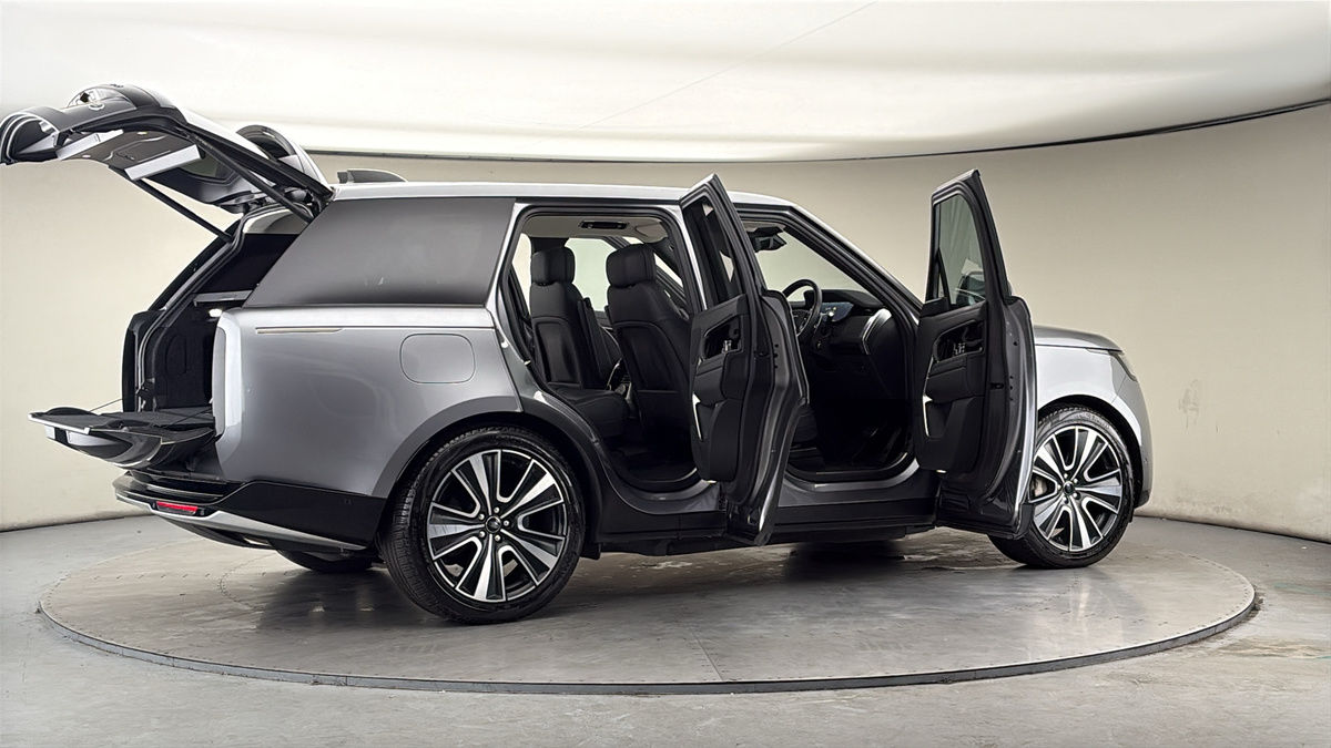More views of Land Rover Range Rover