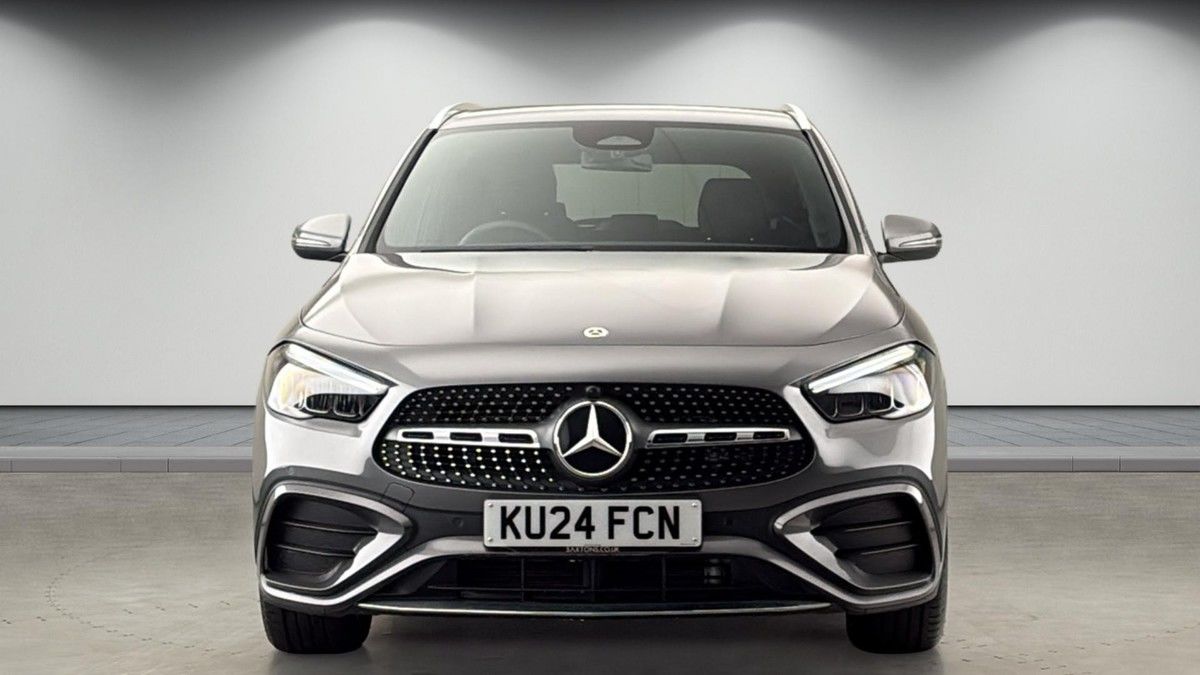 Mercedes-Benz GLA Image 3