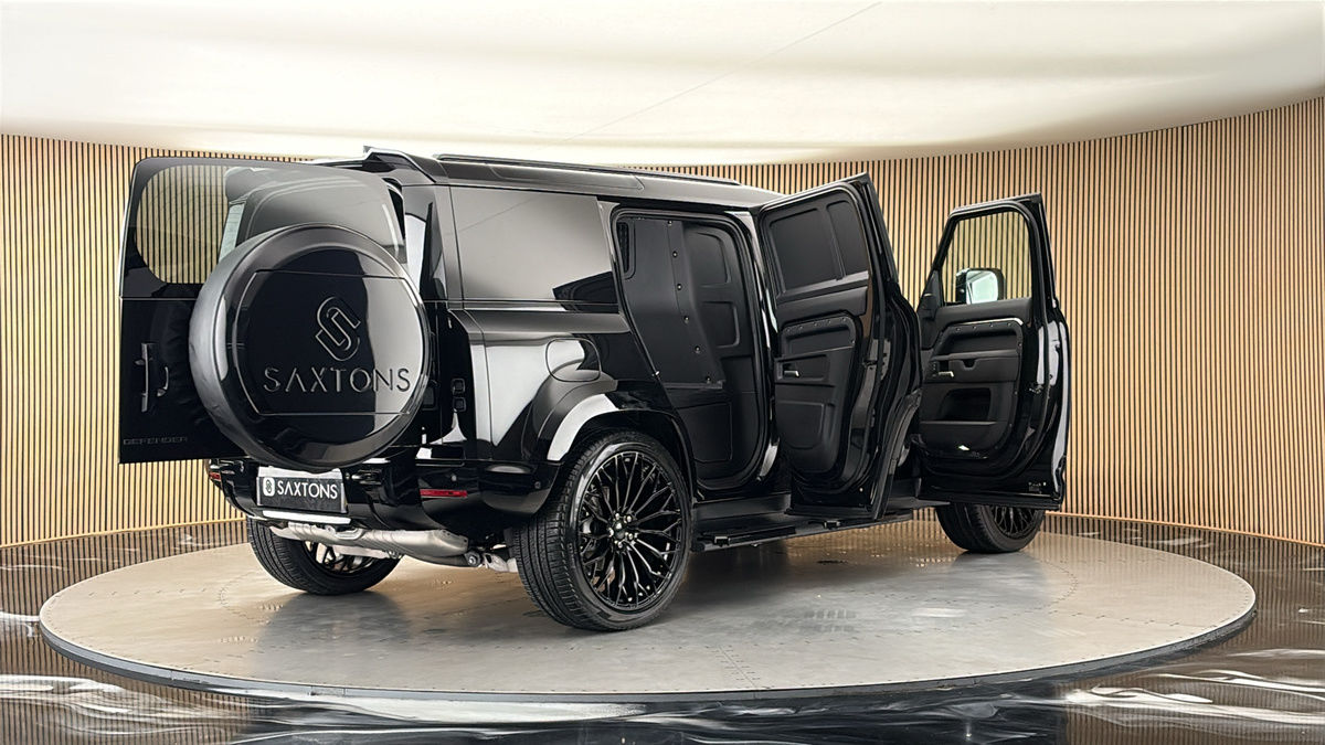More views of Land Rover Defender 110