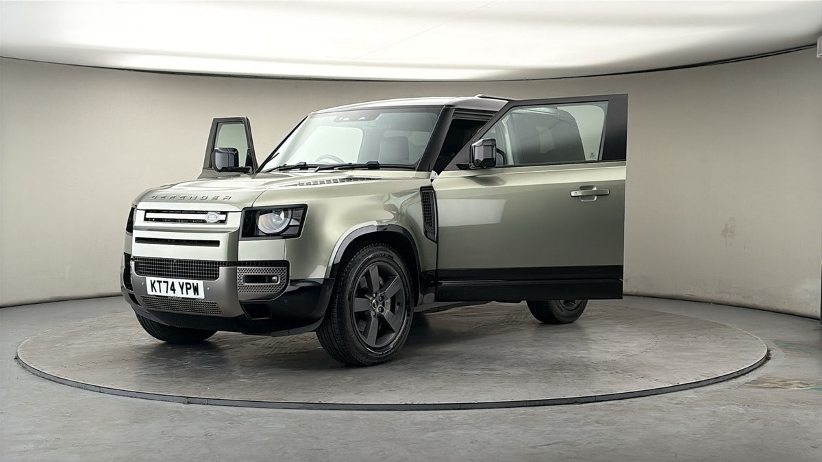 More views of Land Rover Defender 90