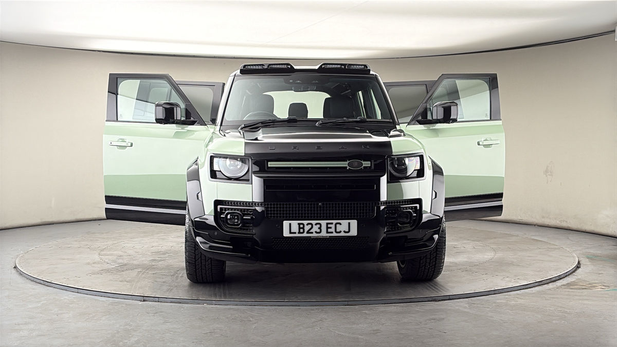 More views of Land Rover Defender 110