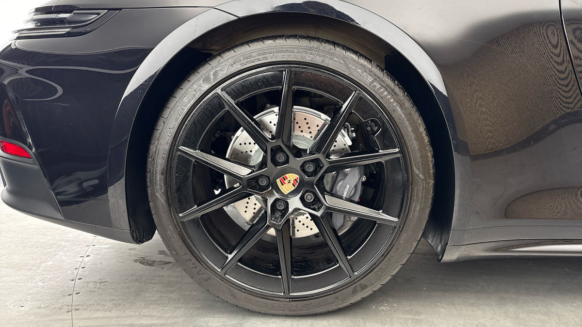 Porsche 911 Image 10