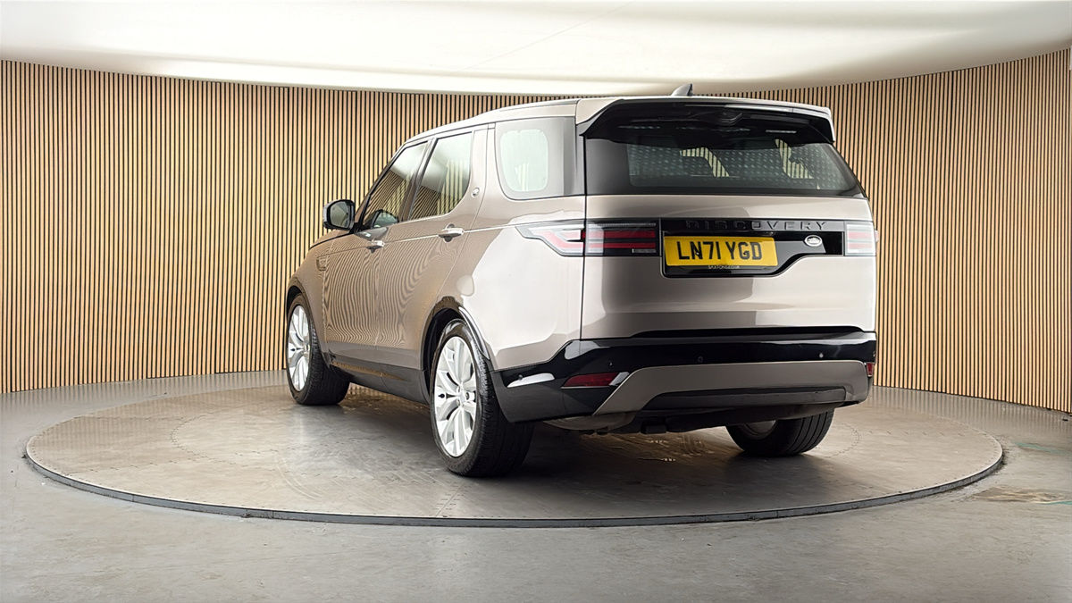 More views of Land Rover Discovery