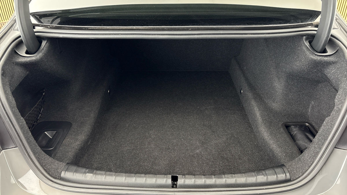 BMW 5 Series Image 11