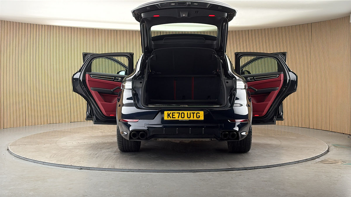 More views of Porsche Cayenne