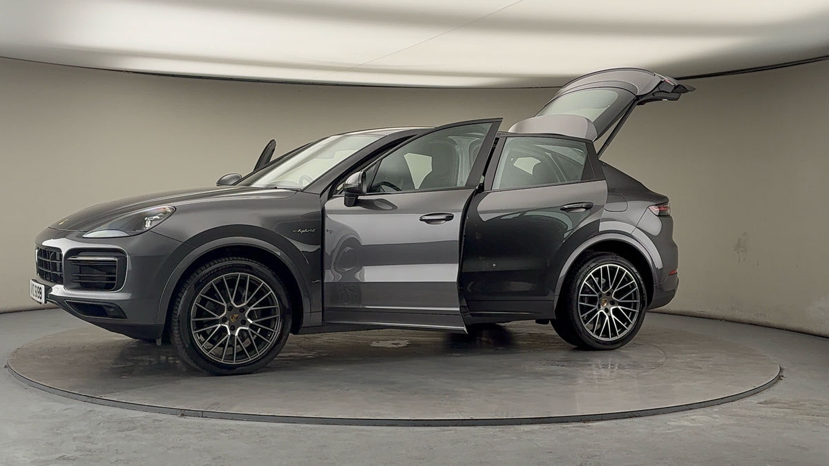 More views of Porsche Cayenne