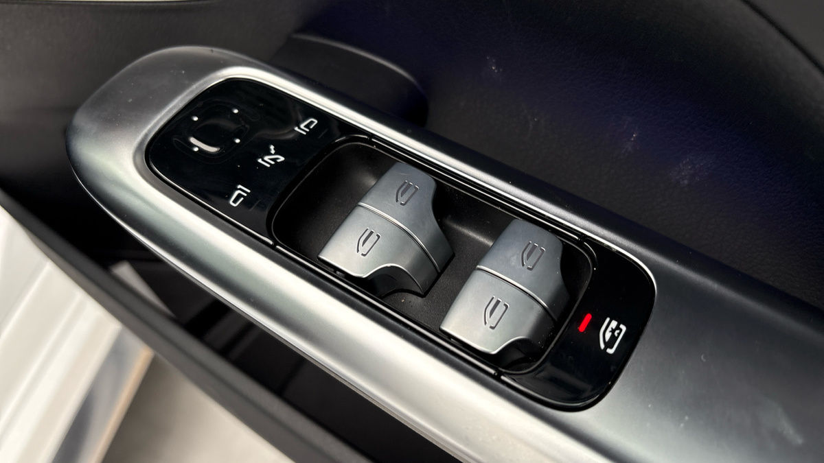 Mercedes-Benz C Class Image 25