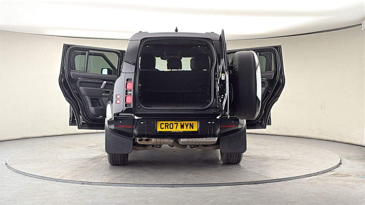 More views of Land Rover Defender 110