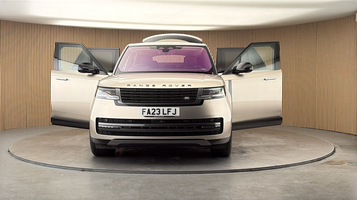 More views of Land Rover Range Rover