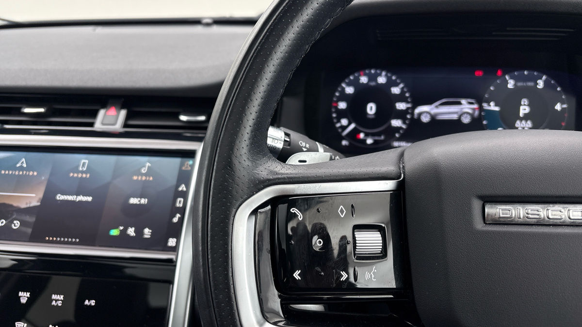 Land Rover Discovery Sport Image 13