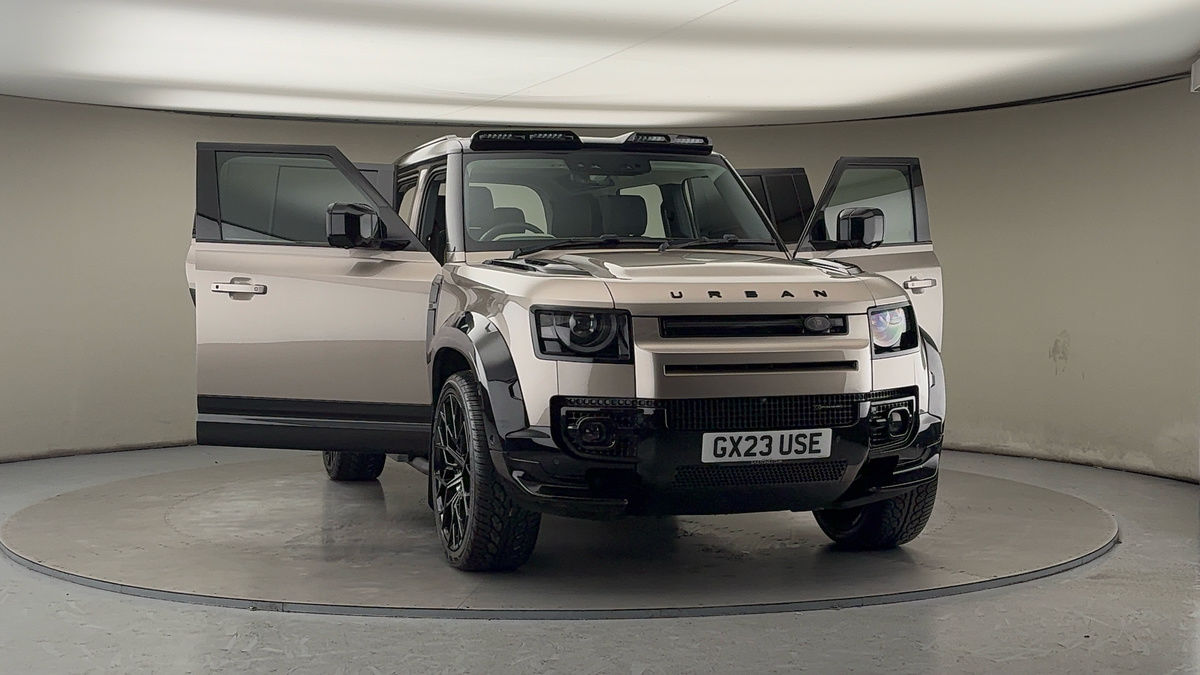 More views of Land Rover Defender 110