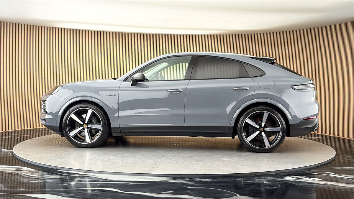 More views of Porsche Cayenne