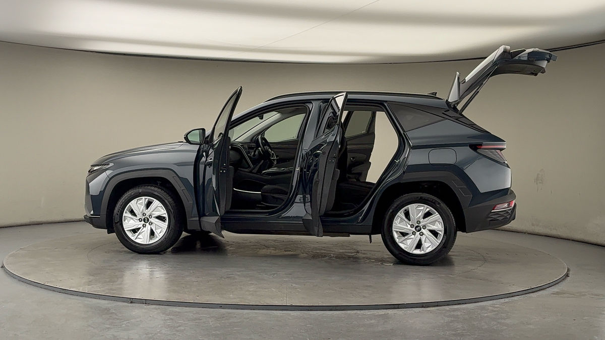 More views of Hyundai TUCSON