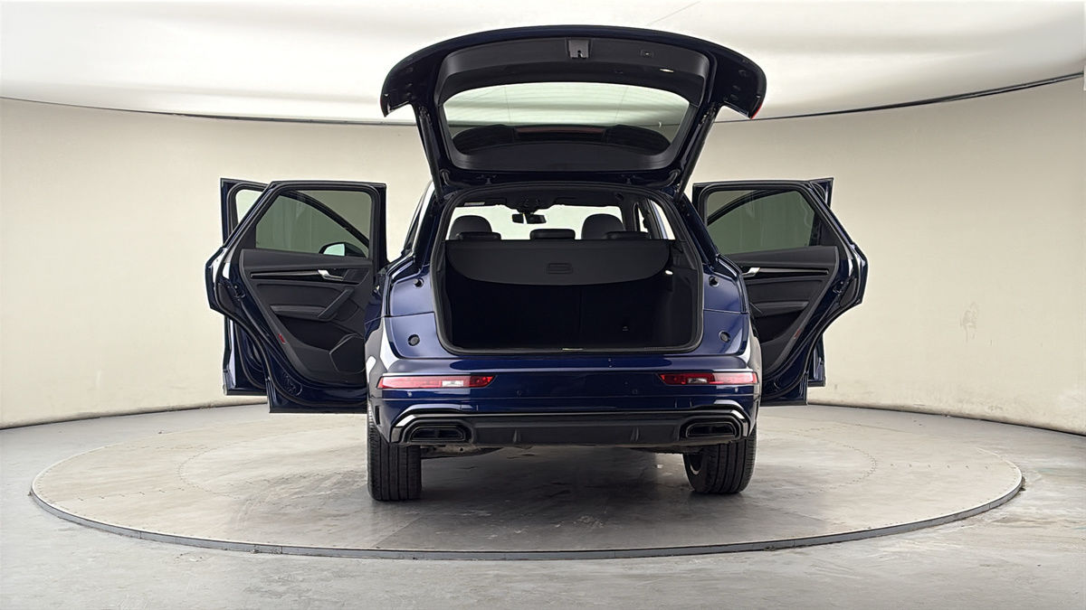 More views of Audi Q5