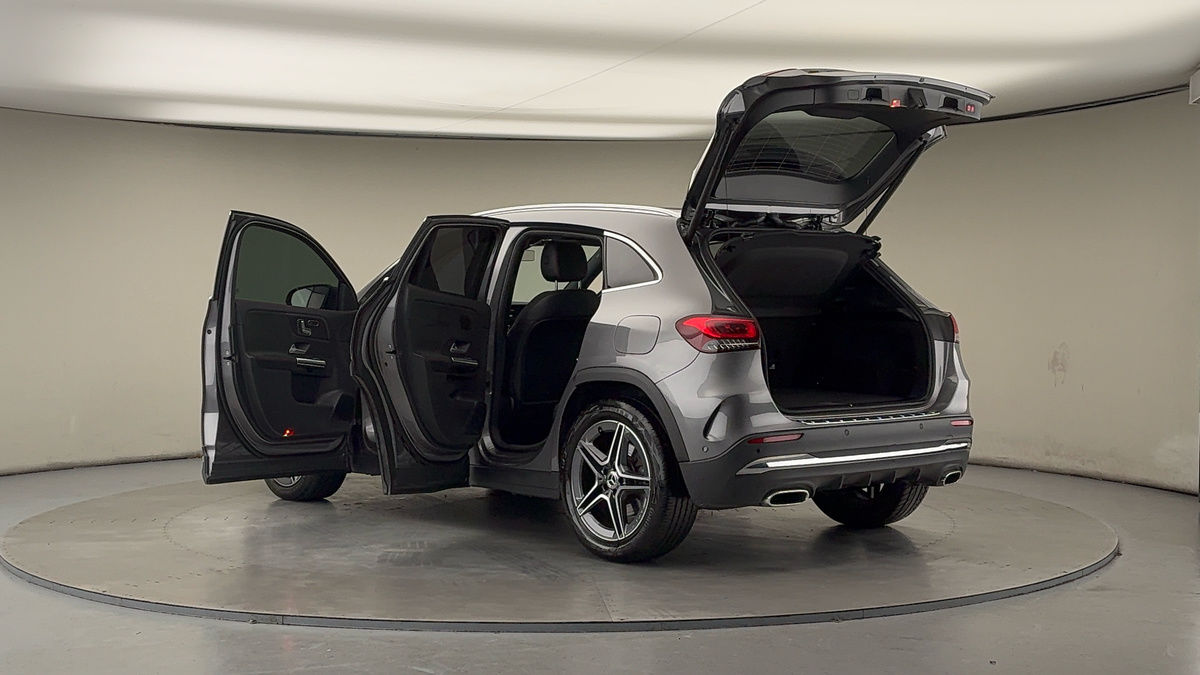 More views of Mercedes-Benz GLA