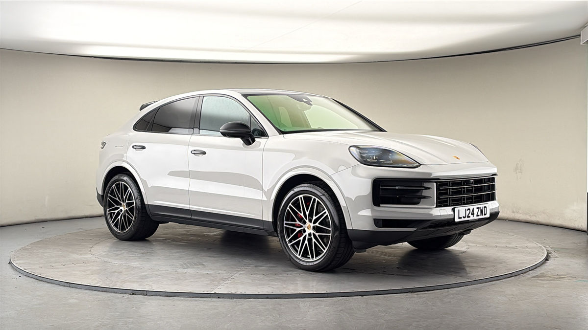 More views of Porsche Cayenne